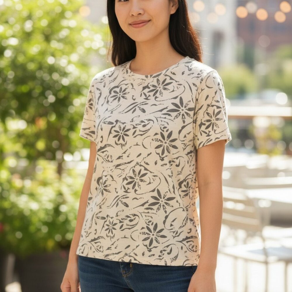 (B-71)SONOMA Everyday Tee Women’s Size L Beige Black Floral Print 100% Cotton Sh